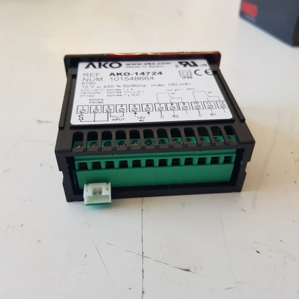 AKO 2R 12V -99- + 1000 Thermostat de contrôle numérique