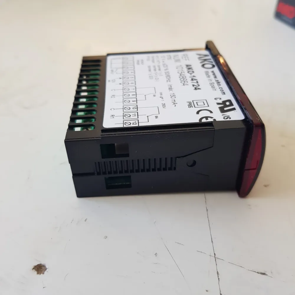 AKO 2R 12V -99- + 1000 Thermostat de contrôle numérique
