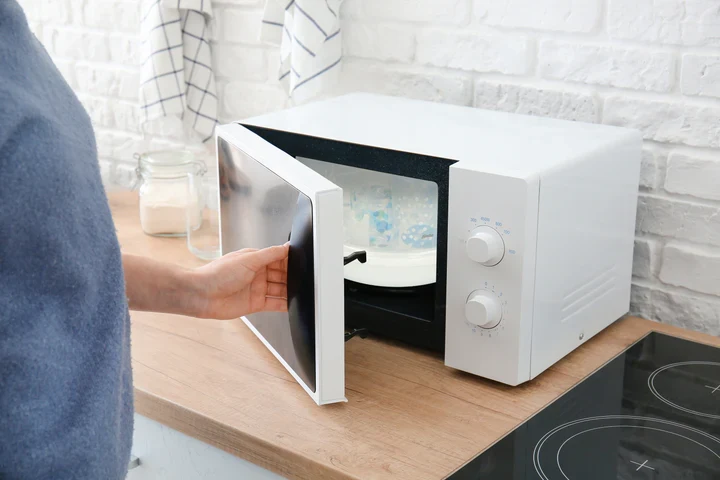 Alecto BW05 - Stérilisateur micro-ondes, blanc