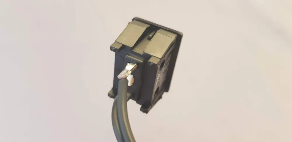 Bouton micro-fer avec run 10a c / thread 2x0.35l.230 poulets