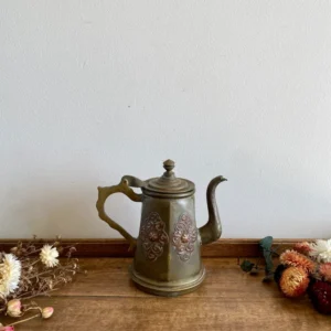 Cafetière ancienne en laiton