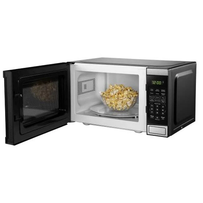 Danby Four à micro-ondes de comptoir de 17 po., 0,7 pi.cu. avec 6 options de cuisson automatique DBMW0721BBS