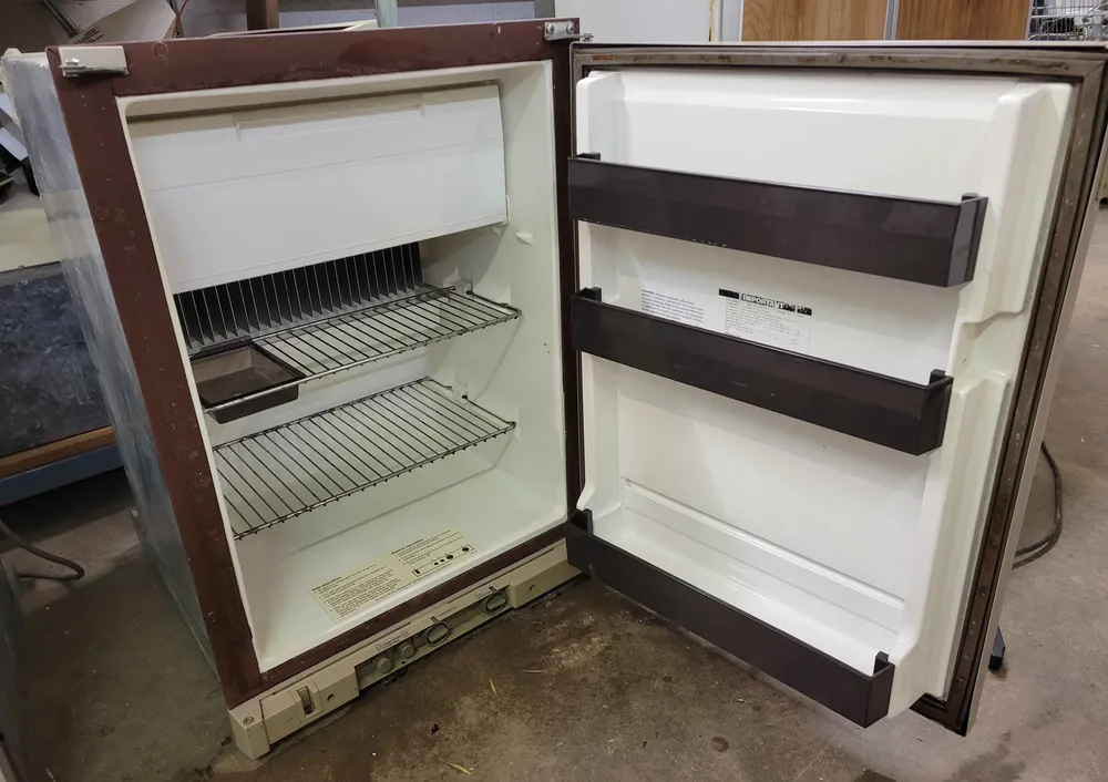 Réfrigérateur Dometic RM2310 au propane et électrique