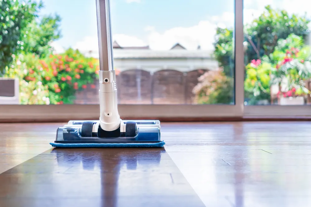 Aspirateur balai sans fil EZIclean Cycloboost R6 WASH