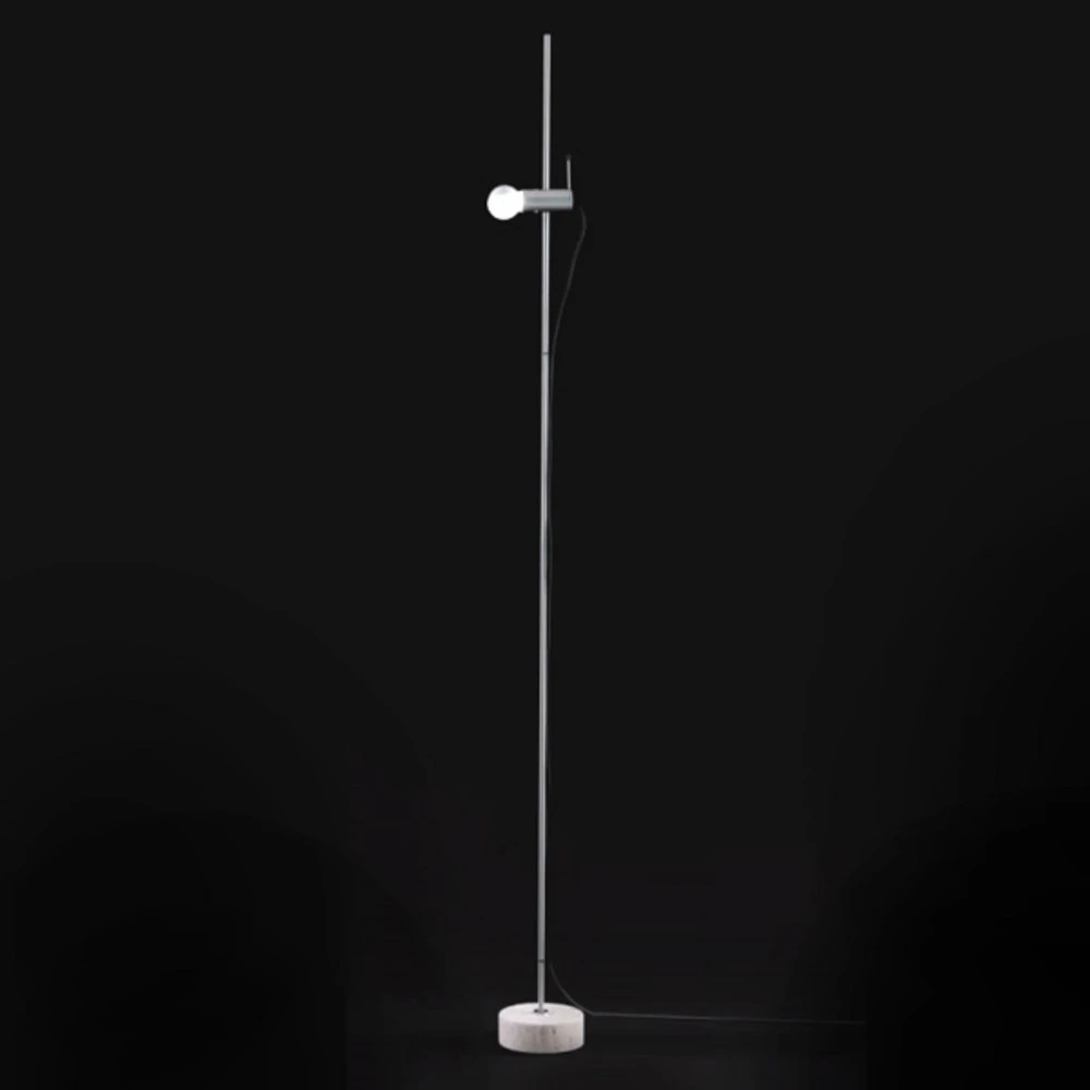 Four à convection Lampadaire Agnoli pratique