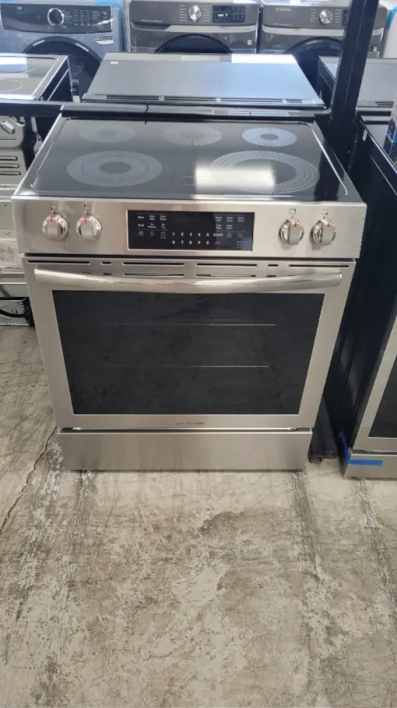 GCFE305CBF - CUISINIÈRES - Frigidaire - Électrique - Acier inoxydable - Boîte Ouverte