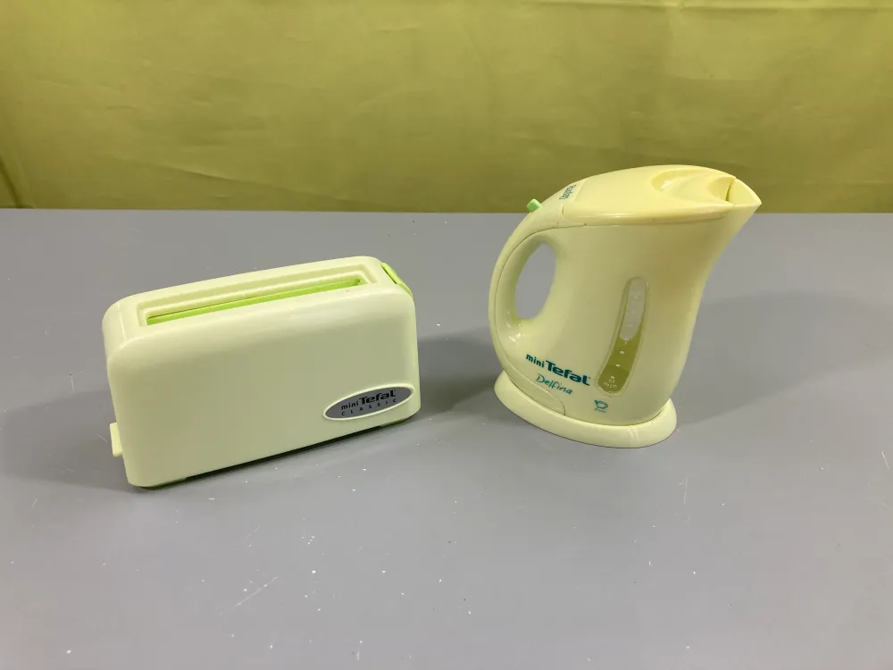 Grille pain et Bouilloire Mini Tefal-En l'état