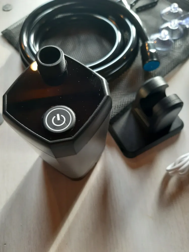 Kit douche avec pompe sur batterie chargement USB