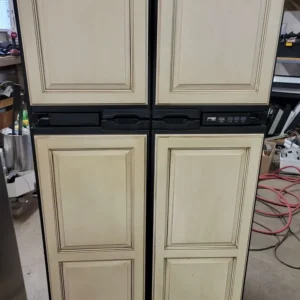 Réfrigérateur à deux portes Norcold 1210 pour VR – Propane et électrique