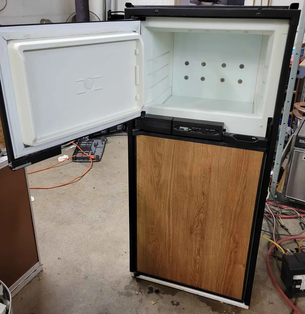 Réfrigérateur Norcold N611 au propane et électrique pour camping-car
