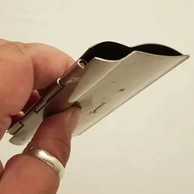 Pinza pour prendre des coupes froides et froides