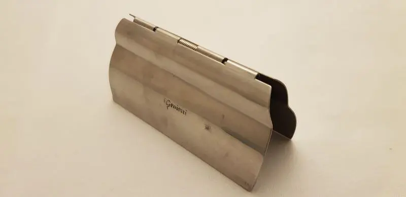 Pinza pour prendre des coupes froides et froides