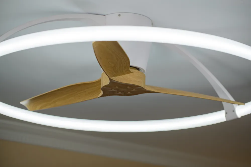 Plafonnier ventilateur Nepal blanc/bois Mantra 7532