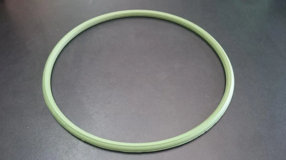 Remuer Garniture des chaudières des années 1700 dans une grande chaudière en silicone de 170 mm