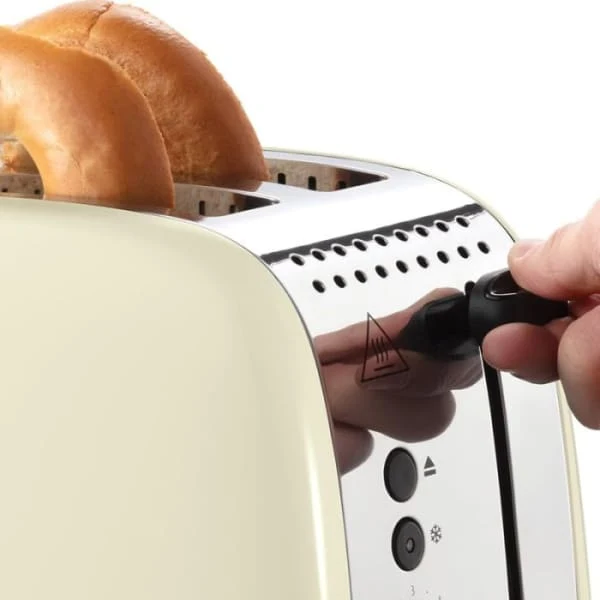 Grille Pain RUSSELL HOBBS 1670W Crème( 26551-56)