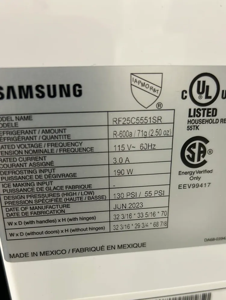 Réfrigérateur deux portes 24,5 pi³ 33 po avec distributeur d'eau de Samsung (RF25C5551SR/AA) - Inox