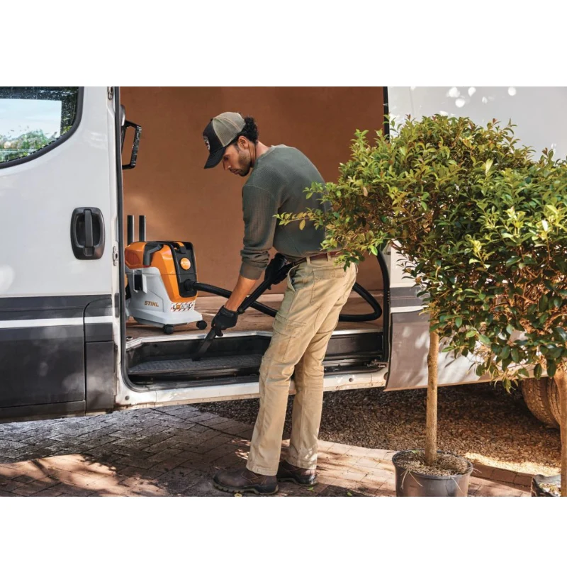 STIHL SEA 100 L Aspirateur eau et poussière à batterie - machine nue