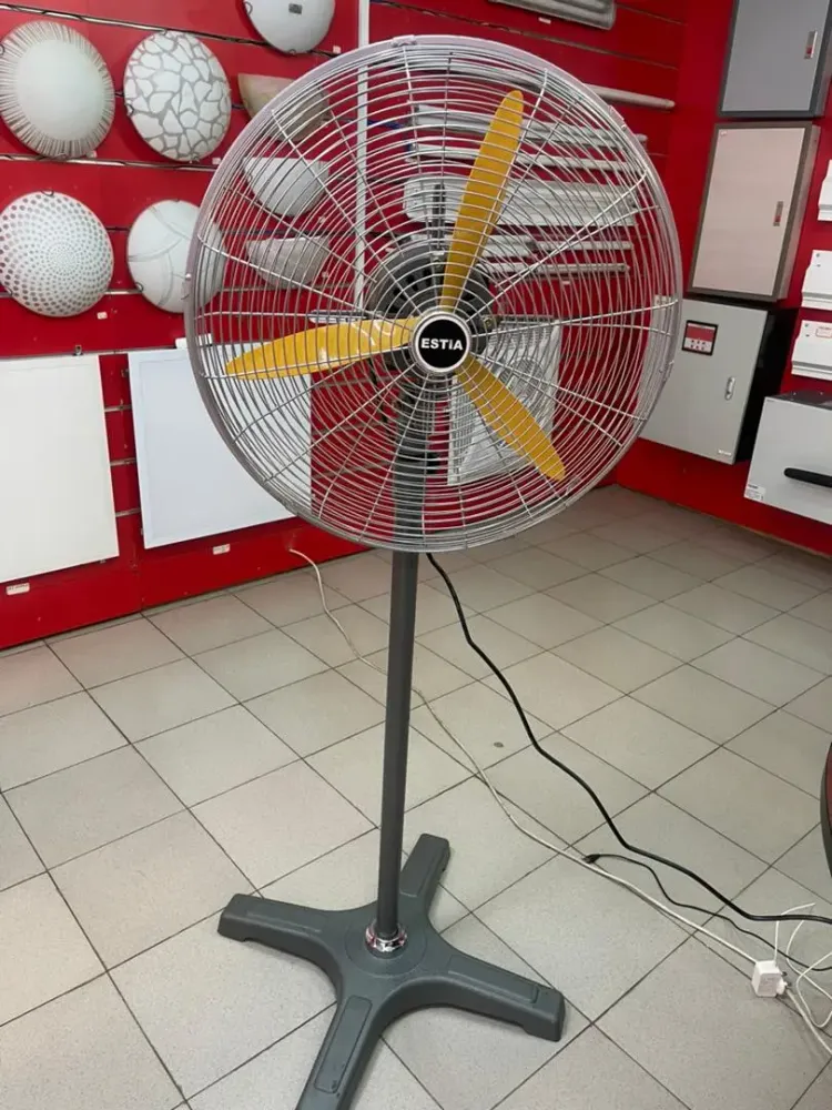 Ventilateur sur pied Estia de 18 pouces