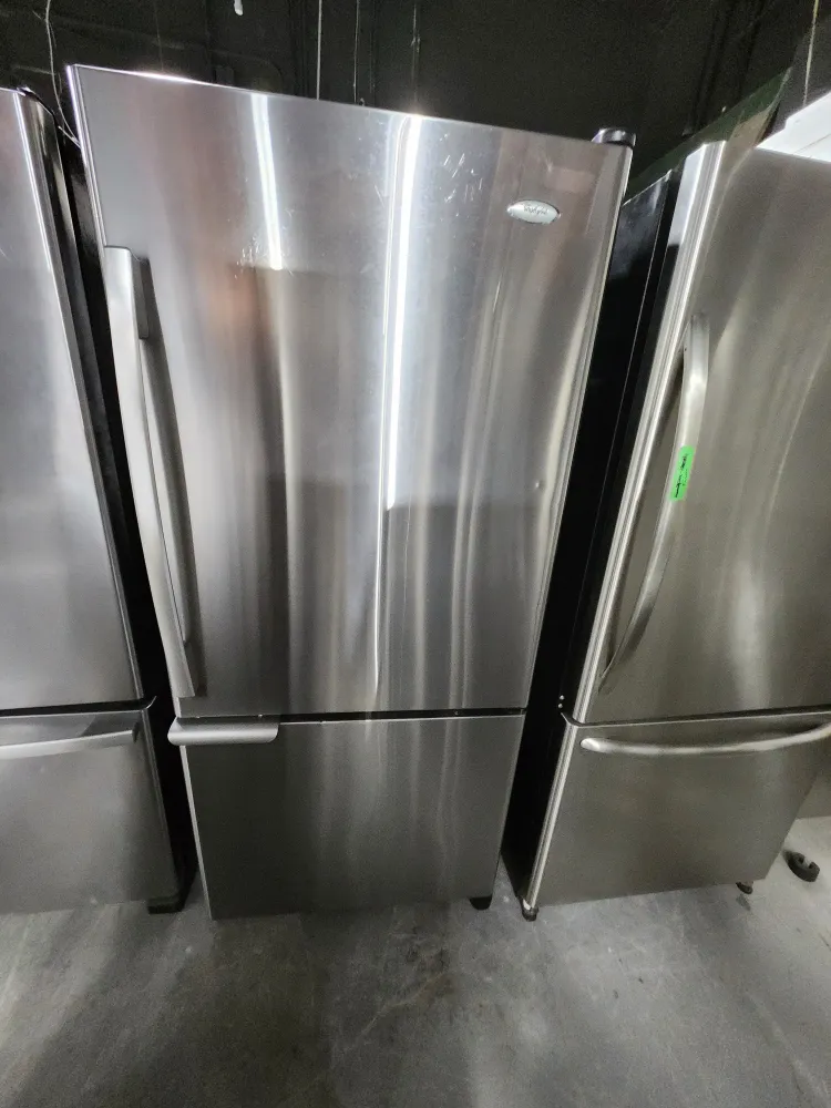 Congélateur Vertical Réfrigérateur 30po Inox congélateur en bas | EB9FVBRWS03 - Whirlpool *** USAGÉ ***