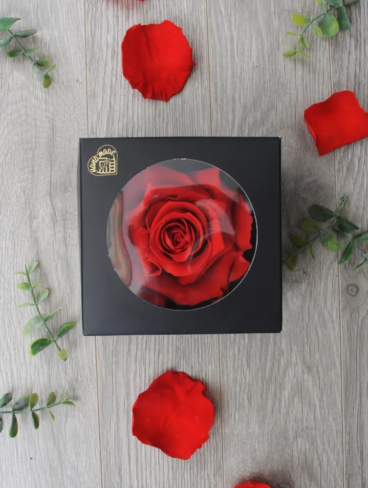 Rose éternelle en coffret À la Boîte à Fleurs