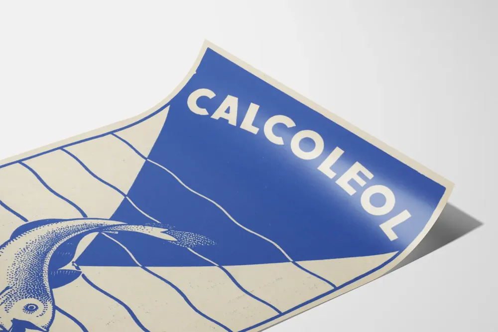 Affiche vintage bleue Calcoleol avec poisson stylisé