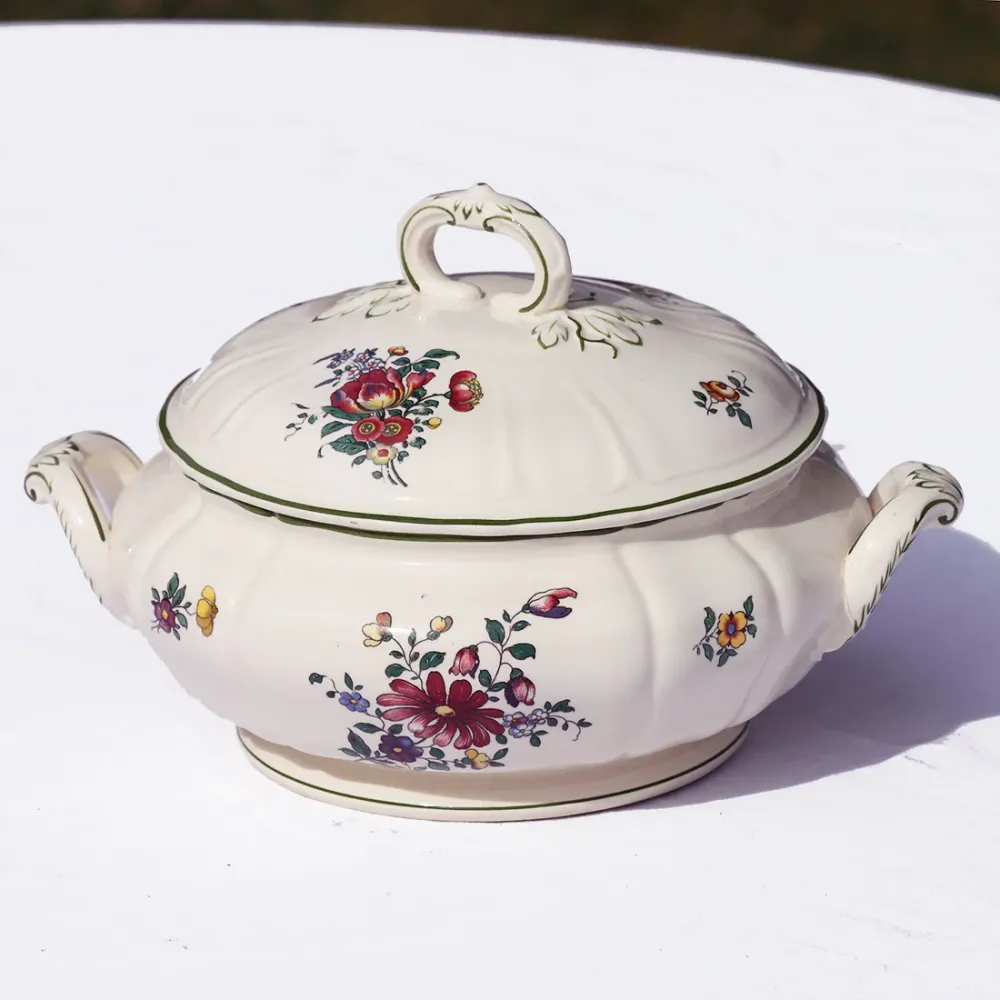 Ancienne soupière accidentée Villeroy & Boch Mettlach modèle 1562 Alt Strassburg