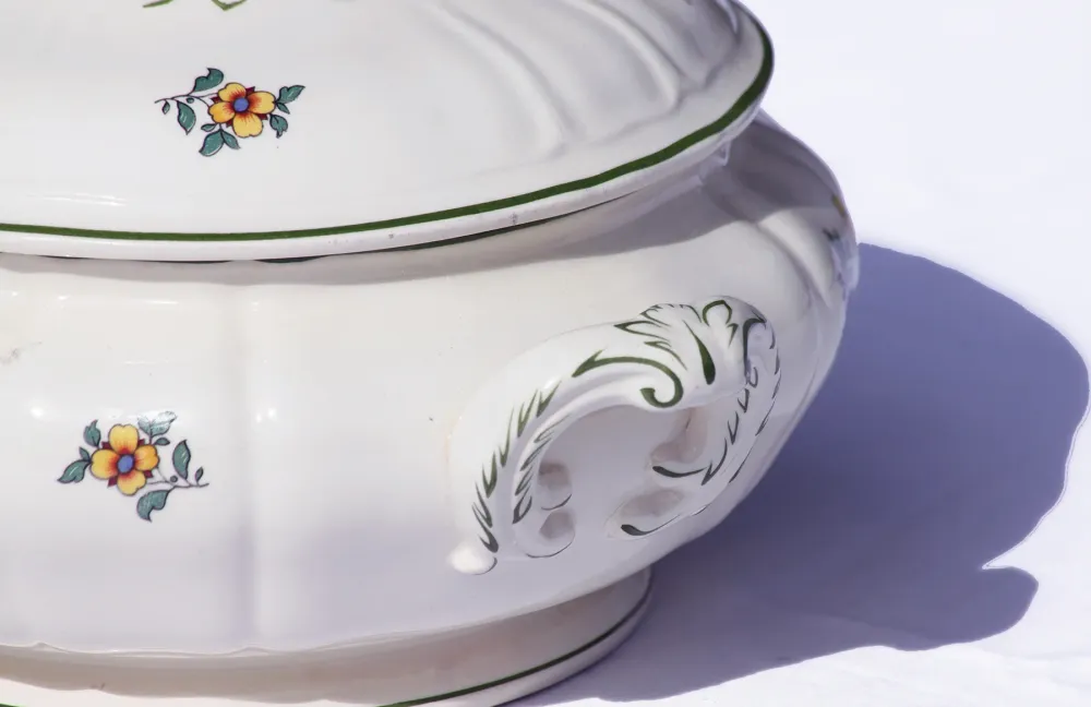 Ancienne soupière accidentée Villeroy & Boch Mettlach modèle 1562 Alt Strassburg