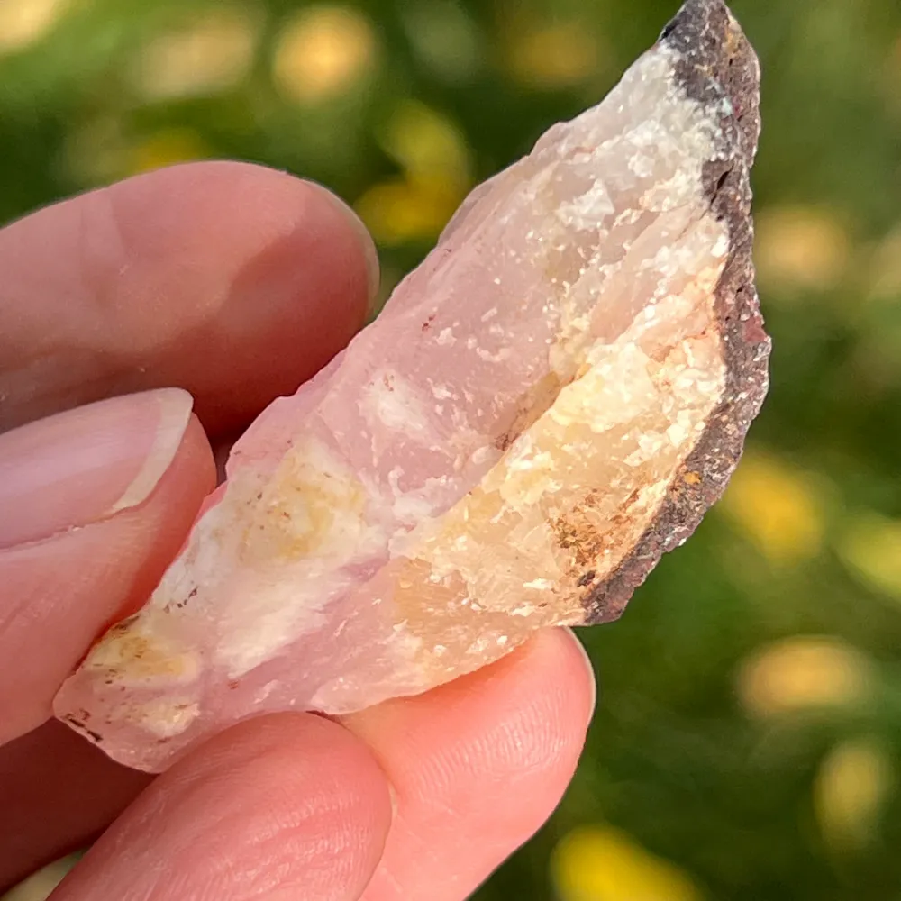 Aragonite Rose Pierre Brute Modèle 7