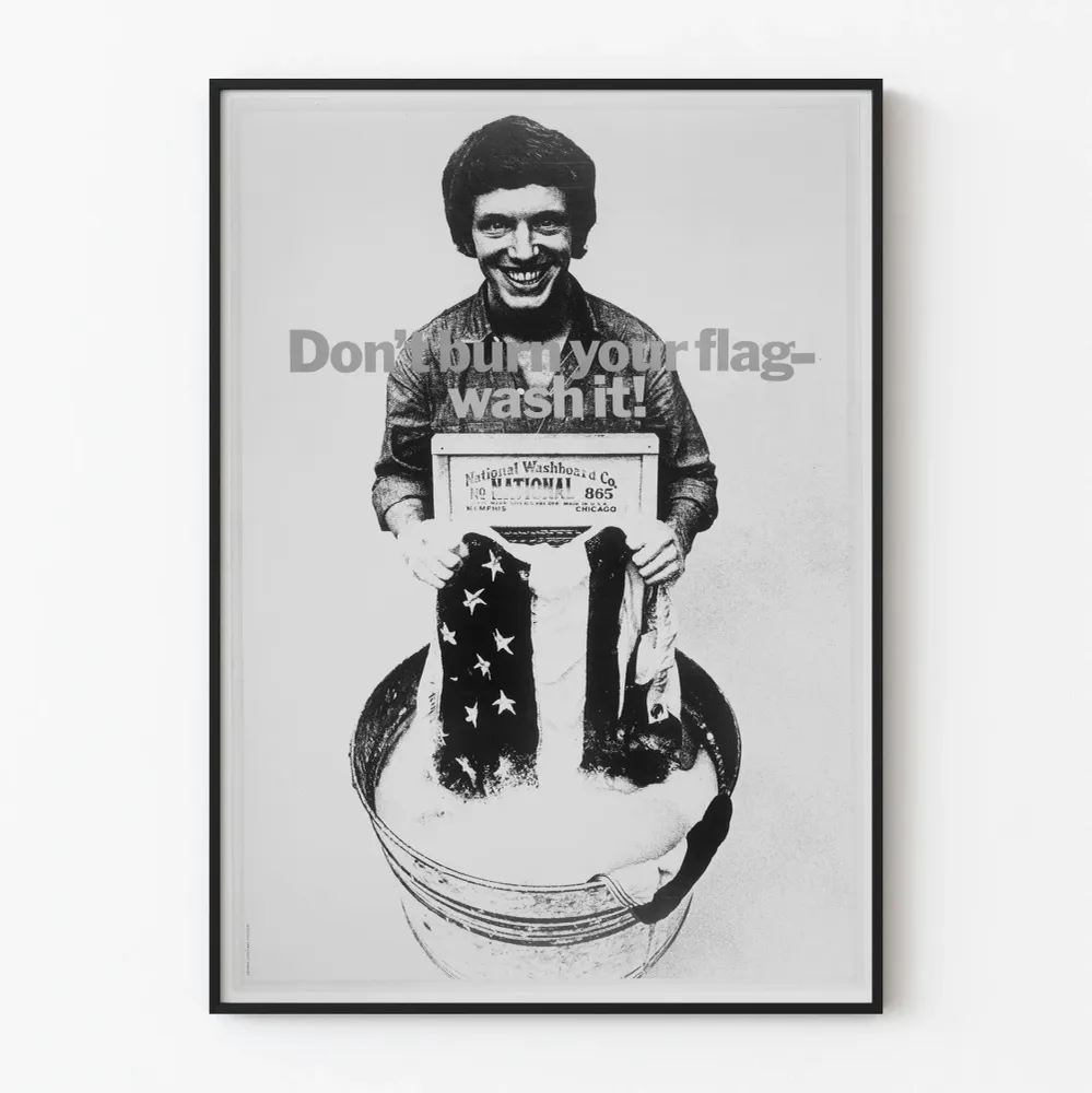 Affiche vintage Don't burn your flag - Wash it pour décoration murale Artem Legrand
