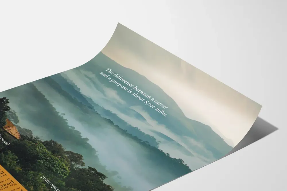 Poster Inspirationnel Peace Corps avec Paysage Brumeux Artem Legrand