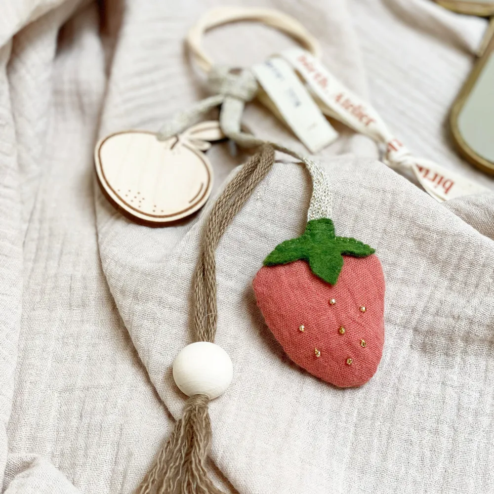 Grigri mural fraise Birth Atelier