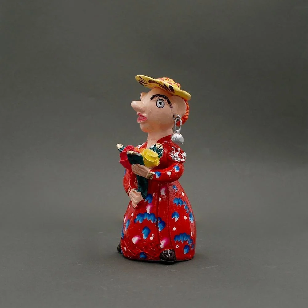 Boneca com flores 20 cm - Jùlia Côta