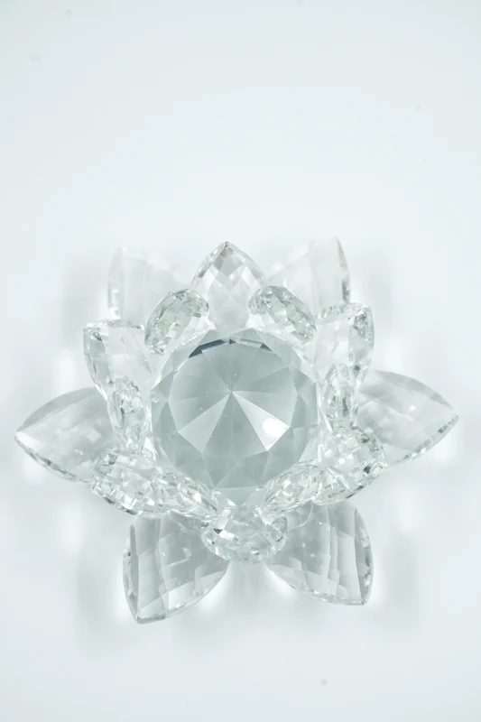 Bougeoir en verre cristal fleur de lotus 10 cm transparent