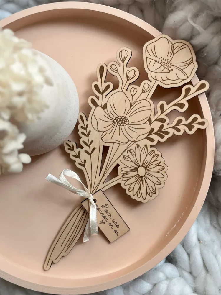 Bouquet de fleurs en bois - Pour une nounou en or