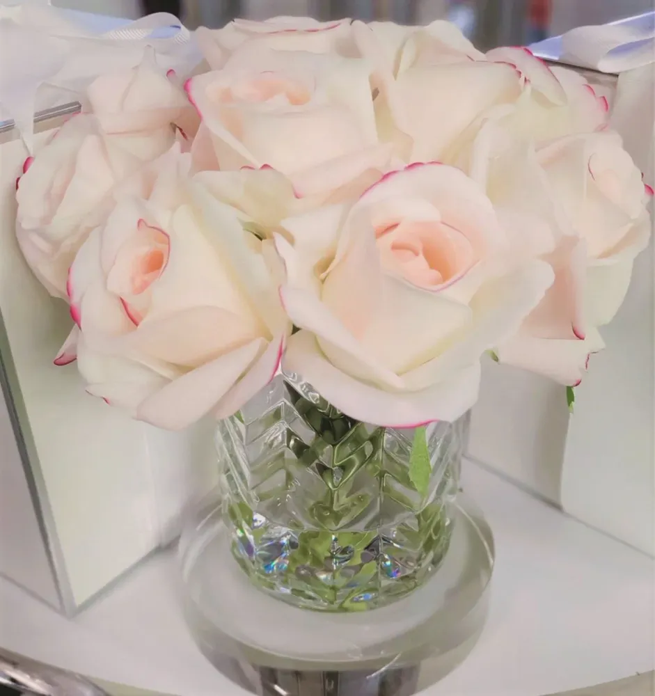 Bourgeons roses rose blush vase transparent