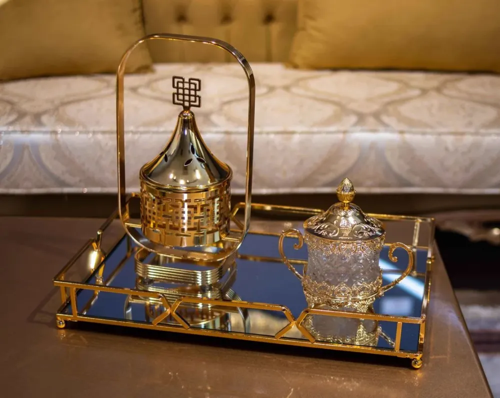 Brûleur d'encens oriental de luxe doré