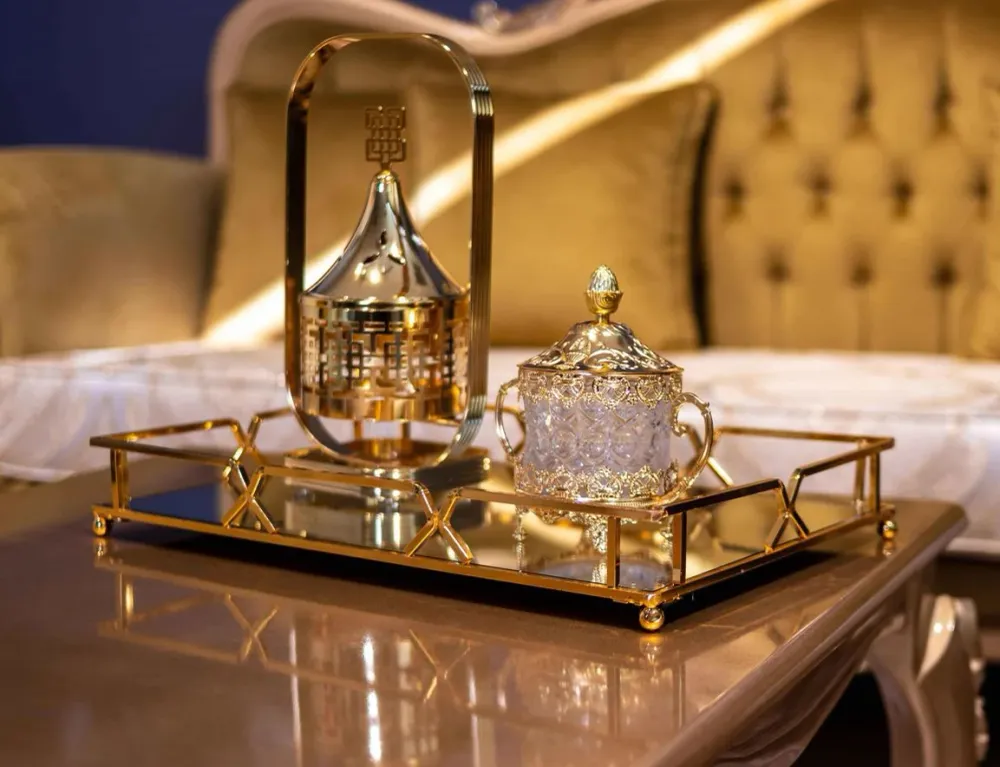Brûleur d'encens oriental de luxe doré