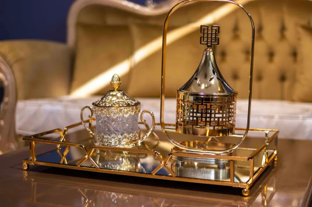 Brûleur d'encens oriental de luxe doré