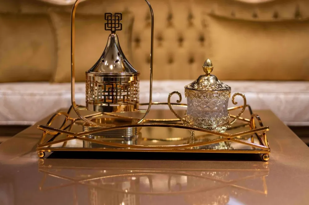 Brûleur d'encens oriental de luxe doré