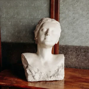 Alix, le buste en plâtre N°243 BrocMartel