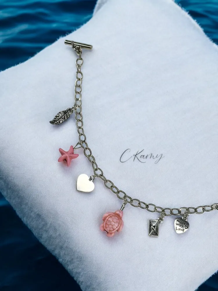 Bracelet femme, Chaine argentée. Modèle : Tortue & Etoile de Mer Rose & Feuille. C - Kamy