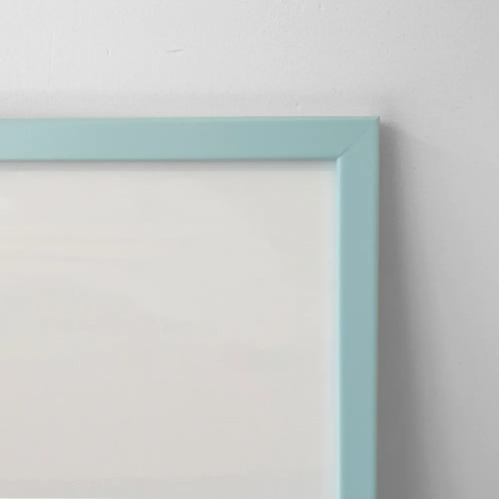 Cadre bleu poudre avec vitre [A2 - 16.5 x 23.4po]