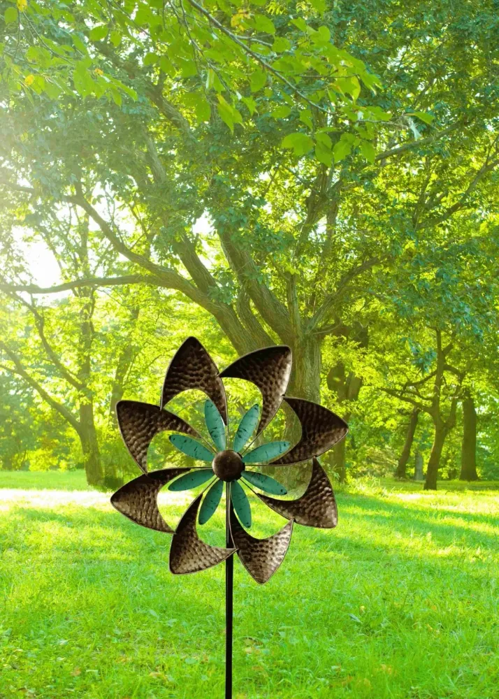 Carillon éolien Pinwheel multicolore en métal comme piquet de jardin hauteur 122 cm ⌀ 40 cm