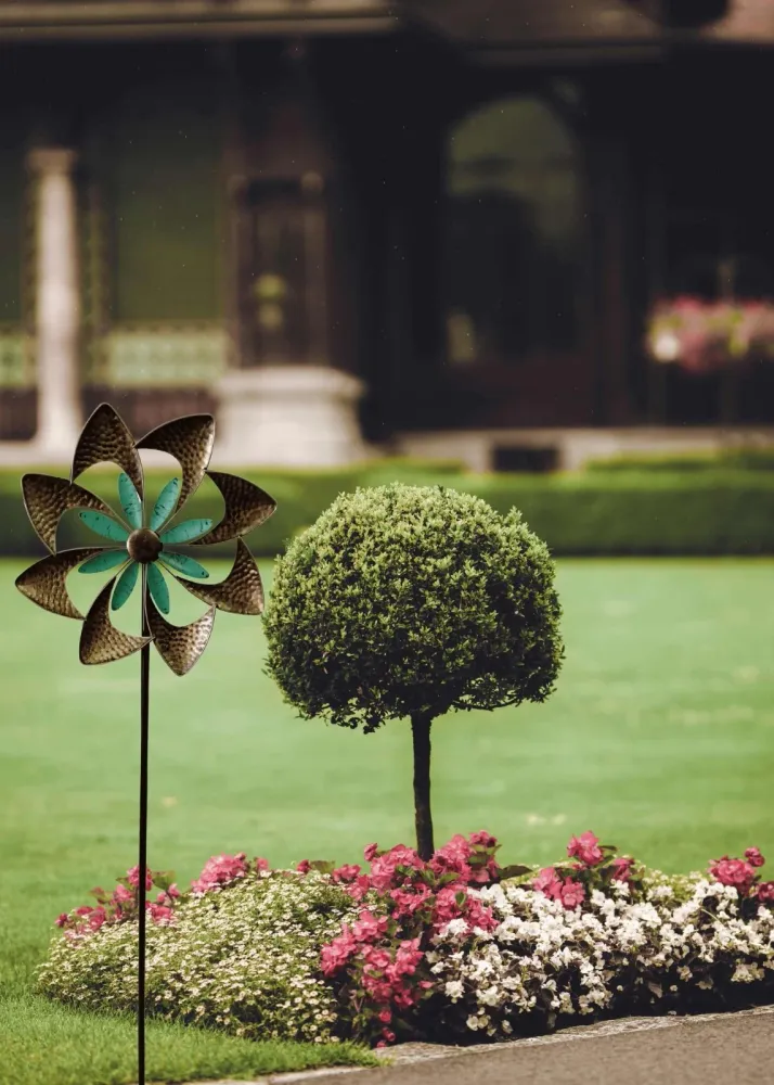 Carillon éolien Pinwheel multicolore en métal comme piquet de jardin hauteur 122 cm ⌀ 40 cm