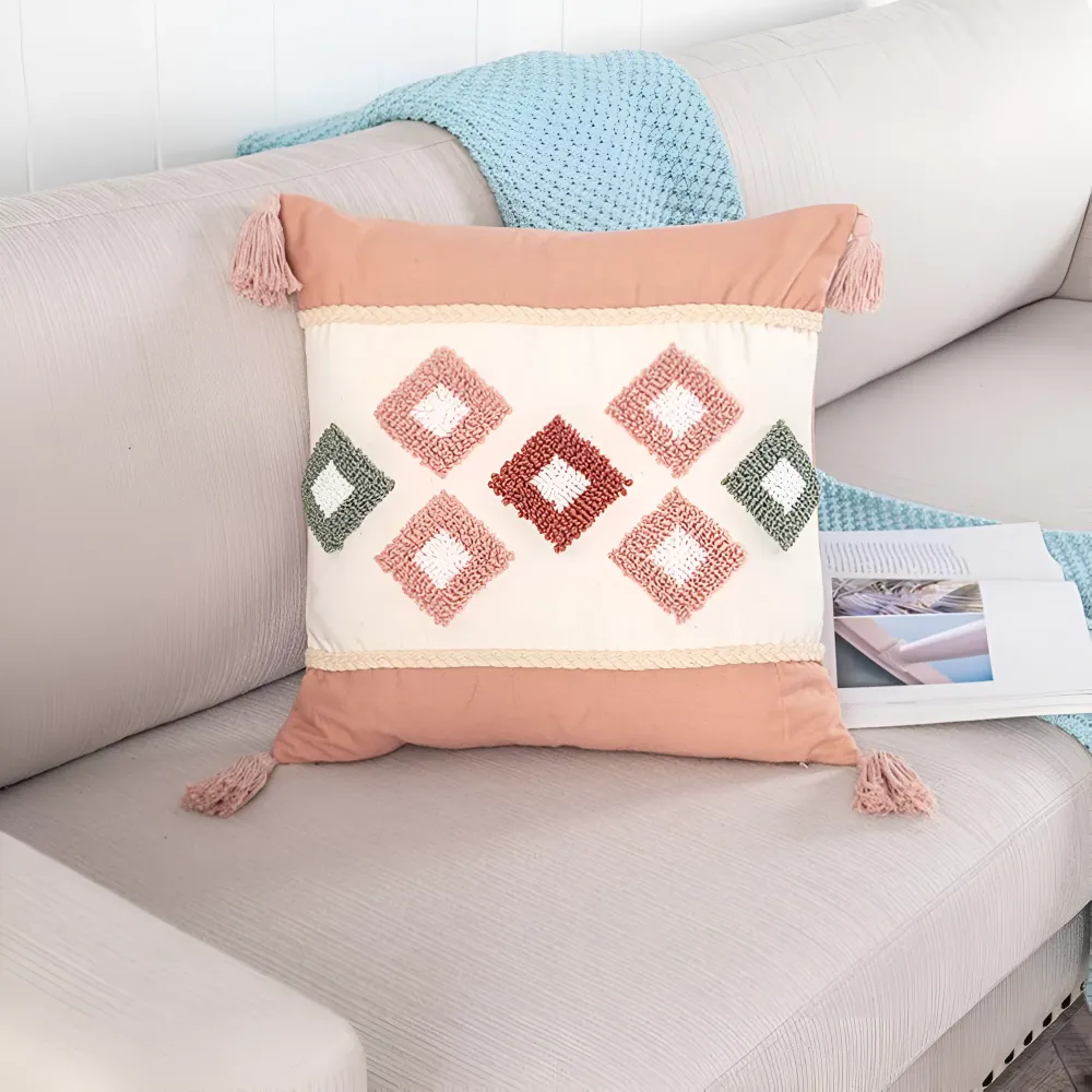 Housse de coussin bohème brodée et capitonnée Arc Casa & Beyond
