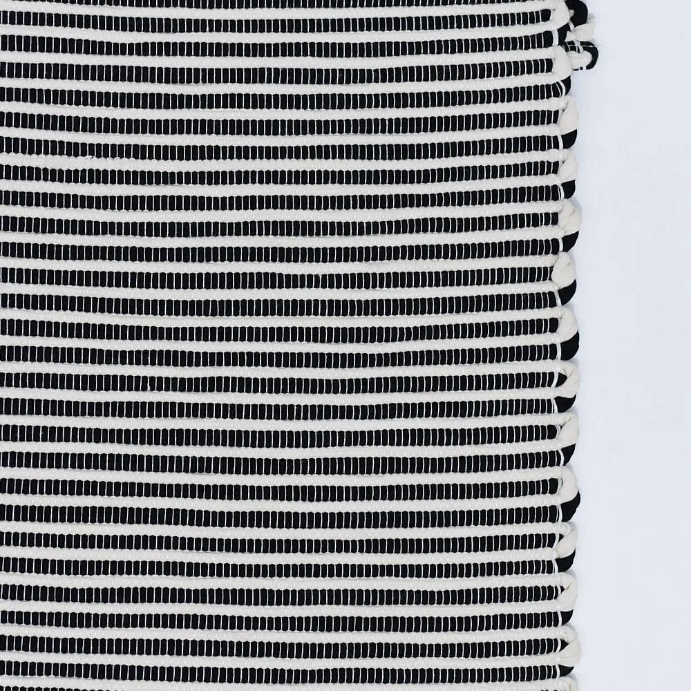 Tapis artisanal rayé Noir & Blanc 200x140 CICA