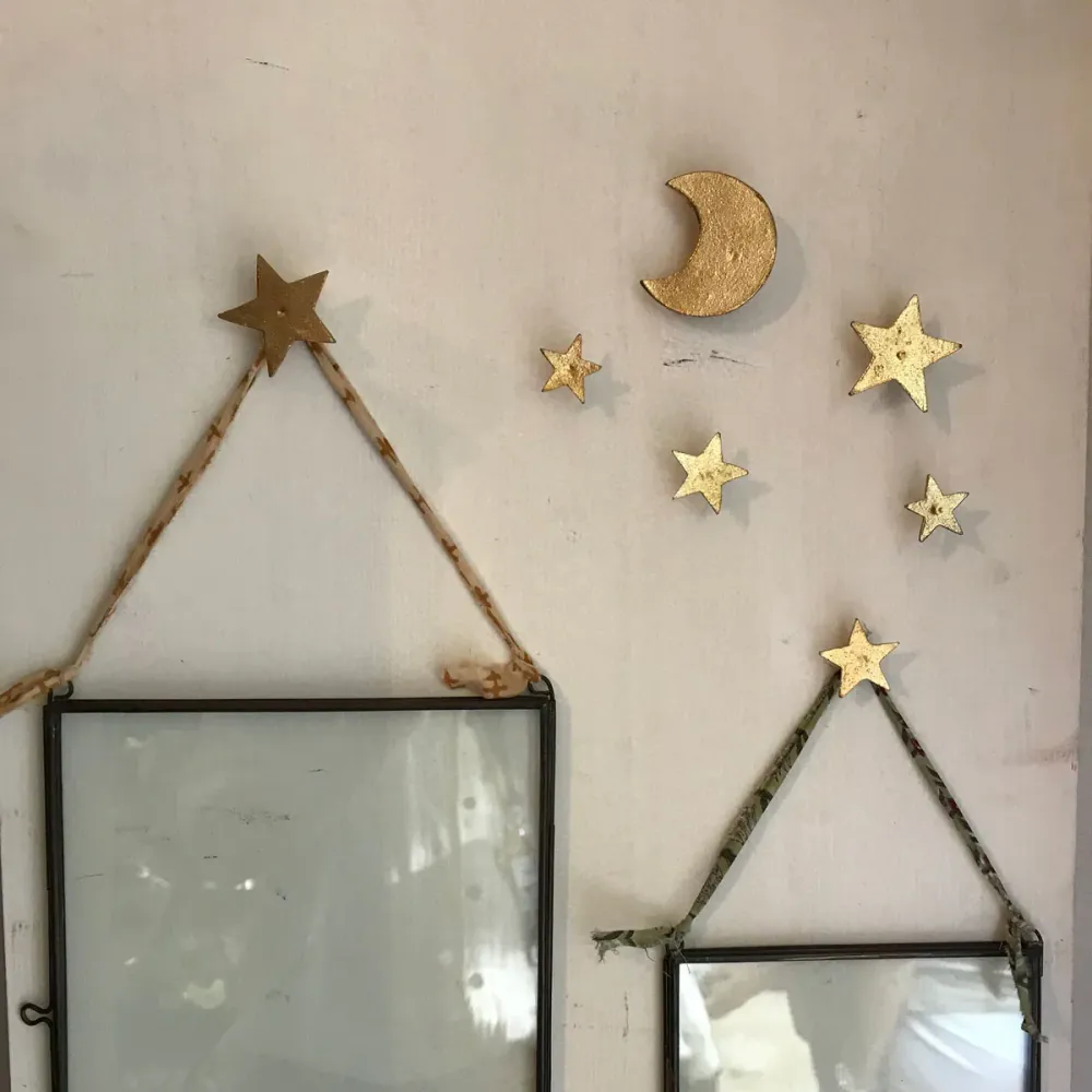 Clou décoratif en laiton en forme de coeur - Boncoeurs