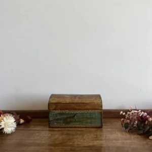 Coffret en bois style florentin intérieur velours rouge
