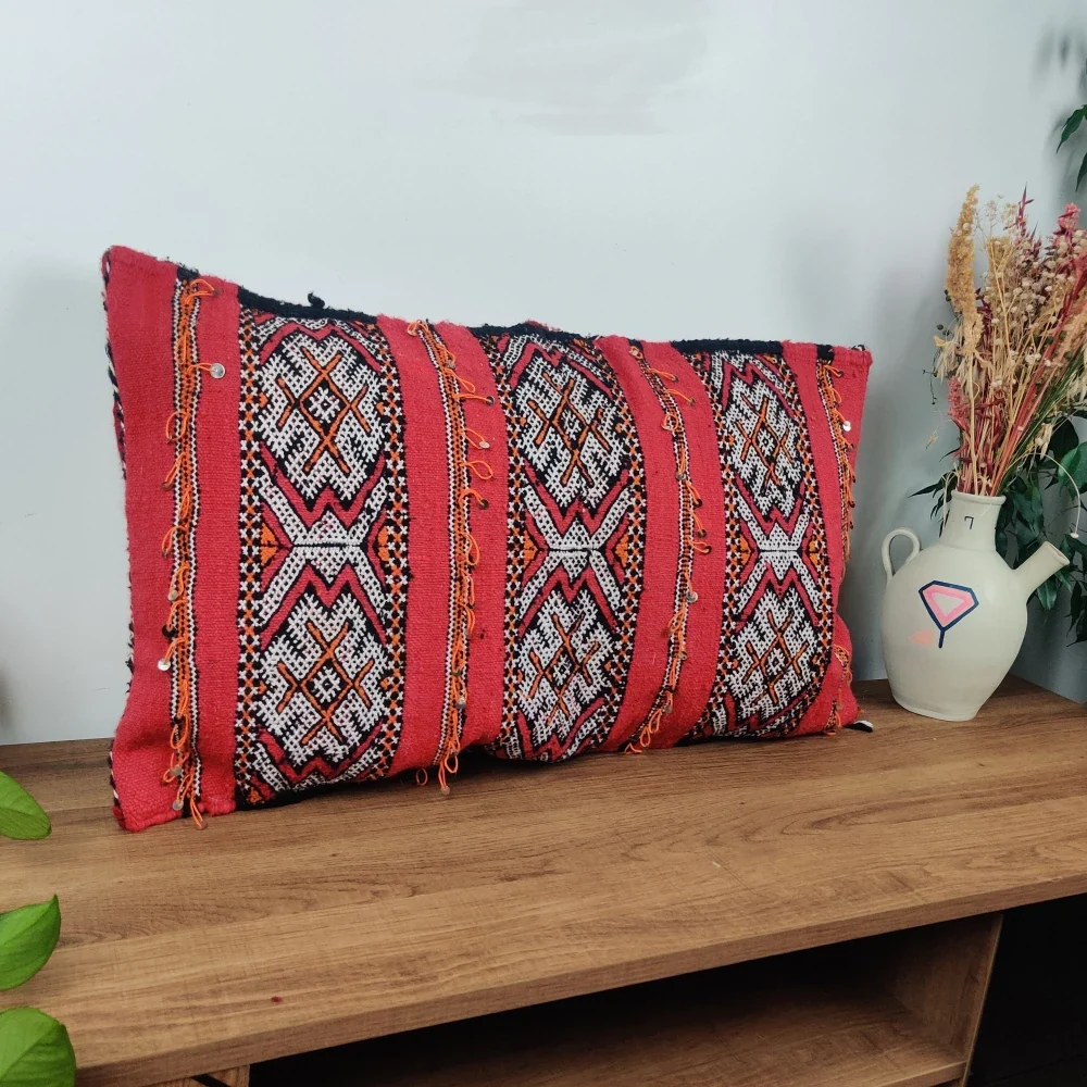 Coussin ethnique rouge berbère