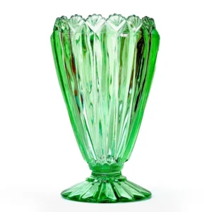 Vase en cristal Crown Crystal Glass (Australie) « Série 82 » vert, motif coquillage, 20 cm